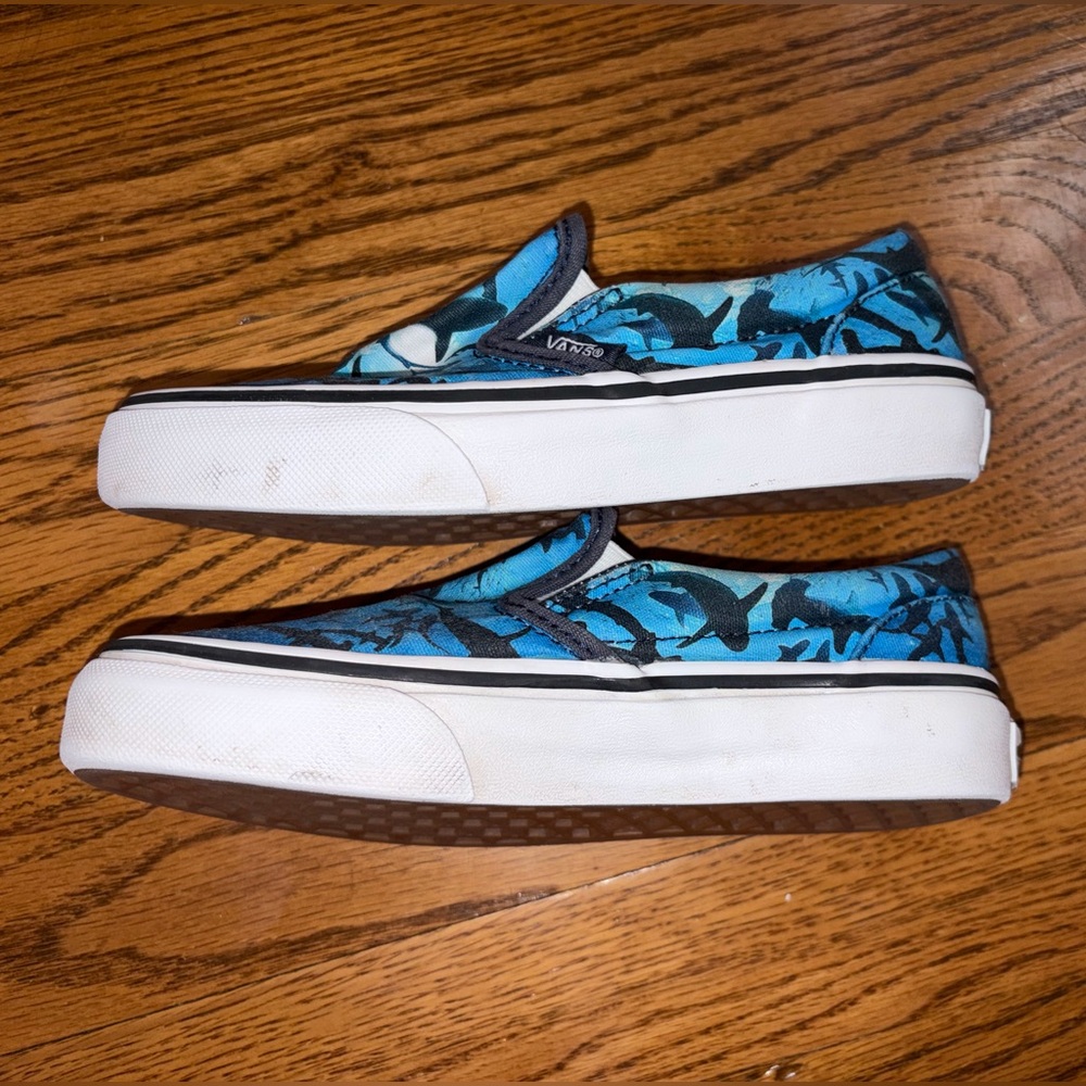 Vans Kids Blue Shark Print Slip-On Sneakers - Picture 3 of 8